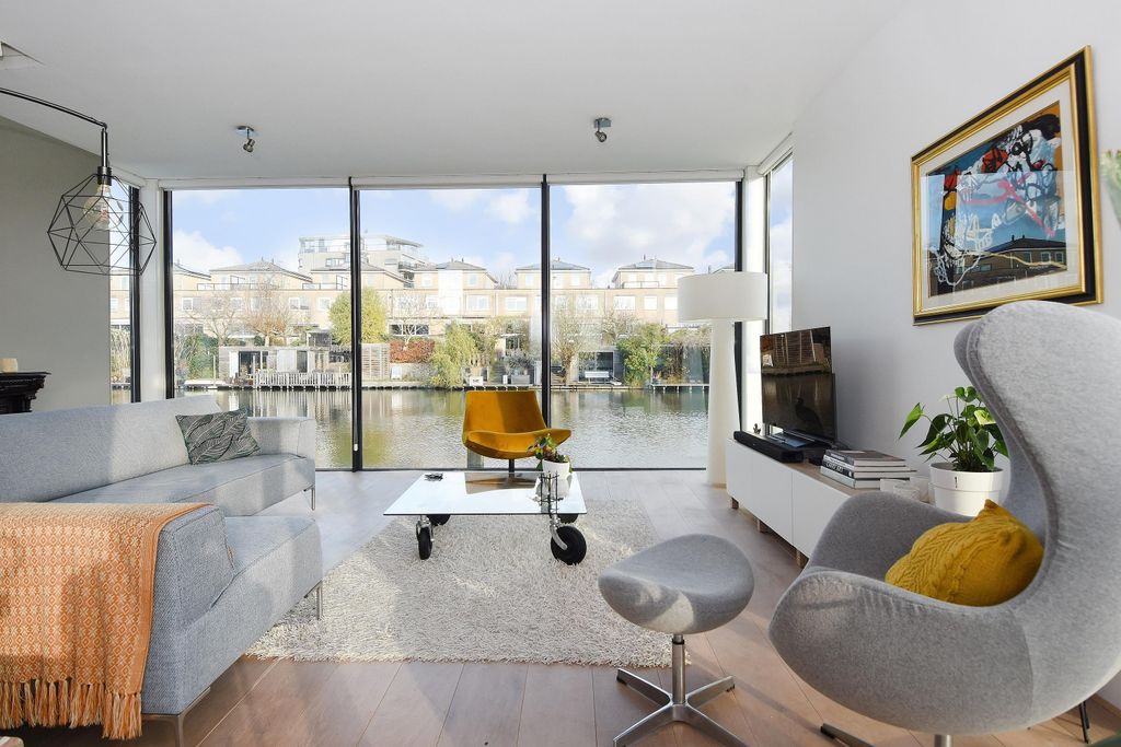 Property photo 2 of 66