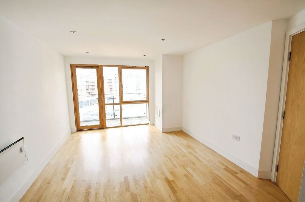 Property photo 2 of 7 Picture No. 10