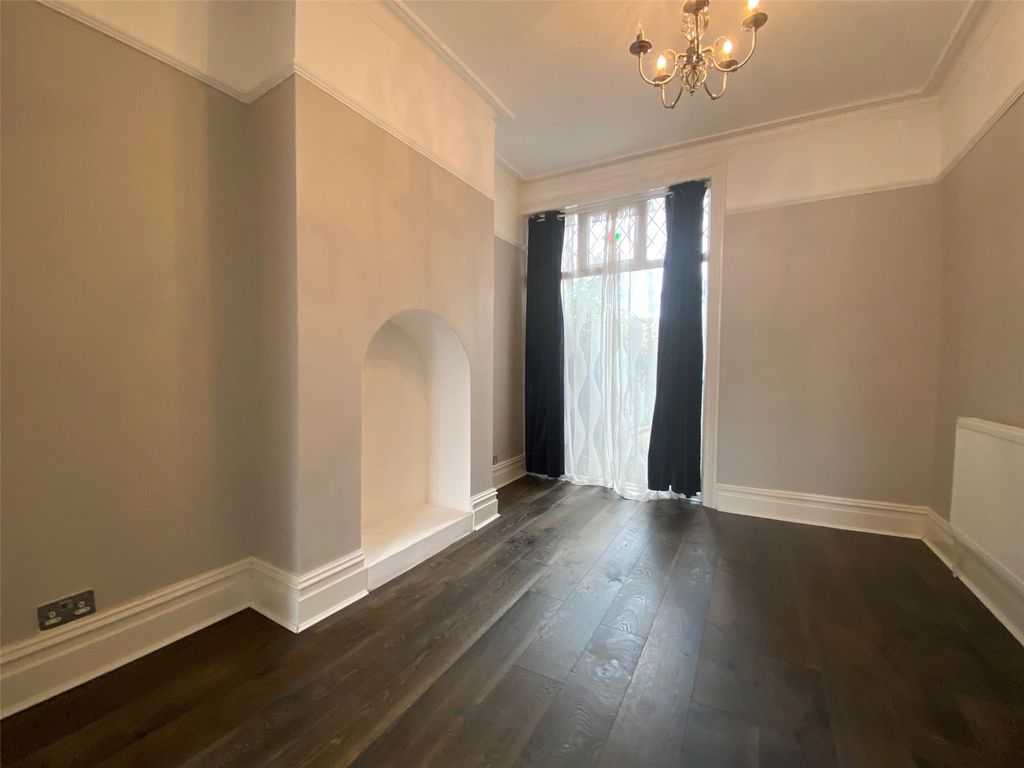 Property photo 3 of 12 Picture No. 04