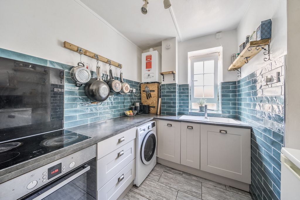Property photo 1 of 10 Kitchen