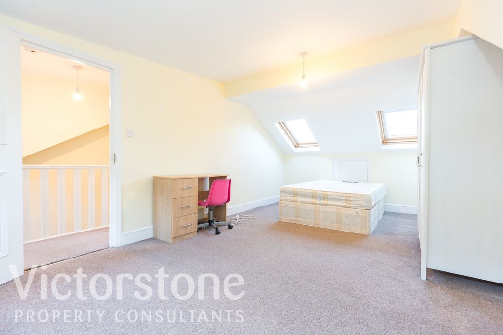 Property photo 1 of 13 1513120