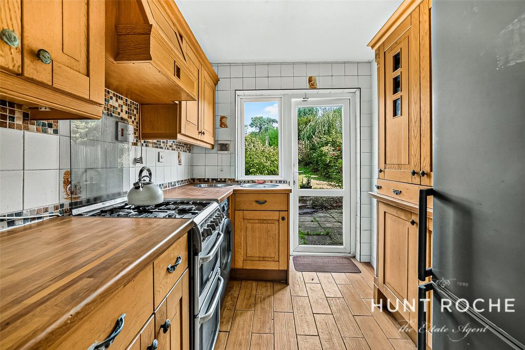 Property photo 3 of 22 Picture No. 02