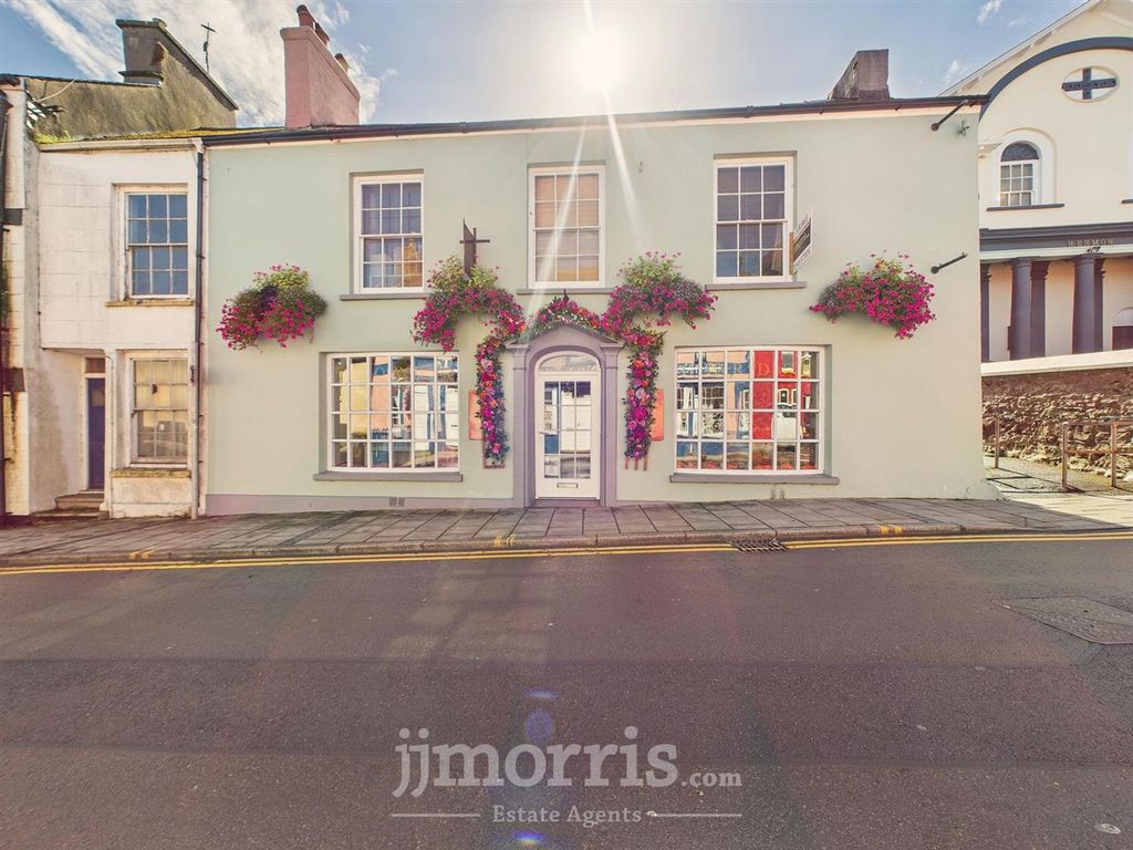 Property photo 2 of 39 Cam02122G0-Pr0373-Still002.Jpg