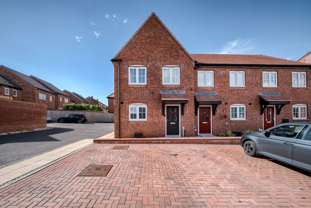 Property photo 1 of 16 Xh2A1529-Hdr(3)