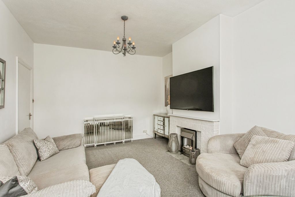 Property photo 3 of 16