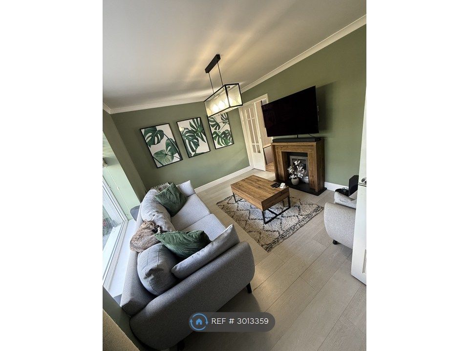 Property photo 1 of 14 Living Room