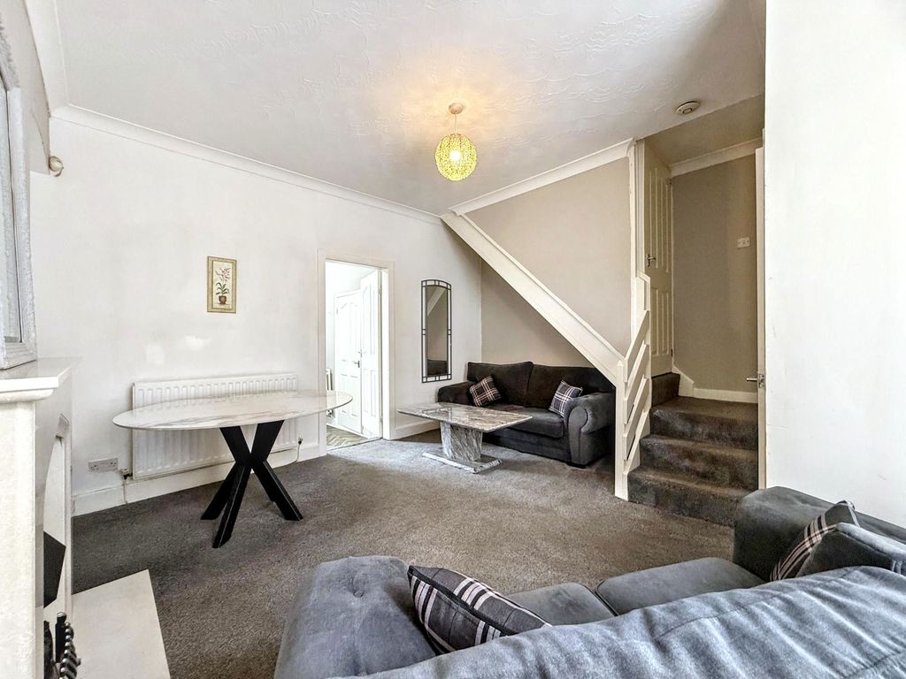 Property photo 3 of 12