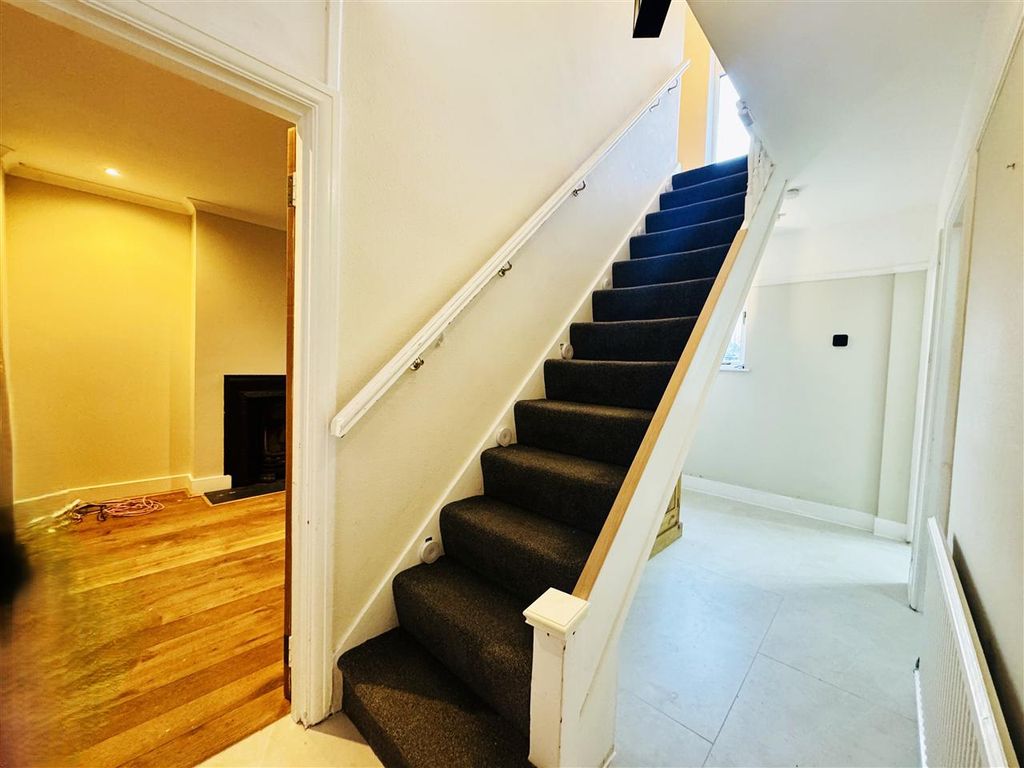 Property photo 2 of 21 Maximun Occupancy: