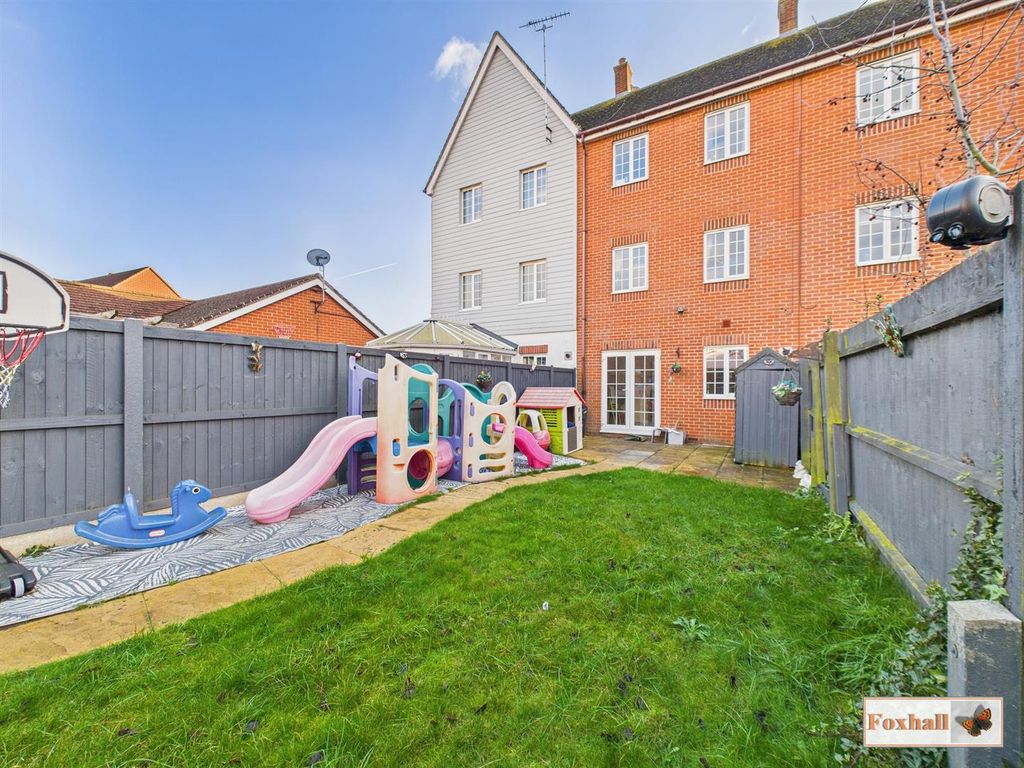 Property photo 2 of 25 Rear Garden