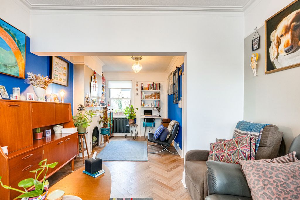 Property photo 2 of 30