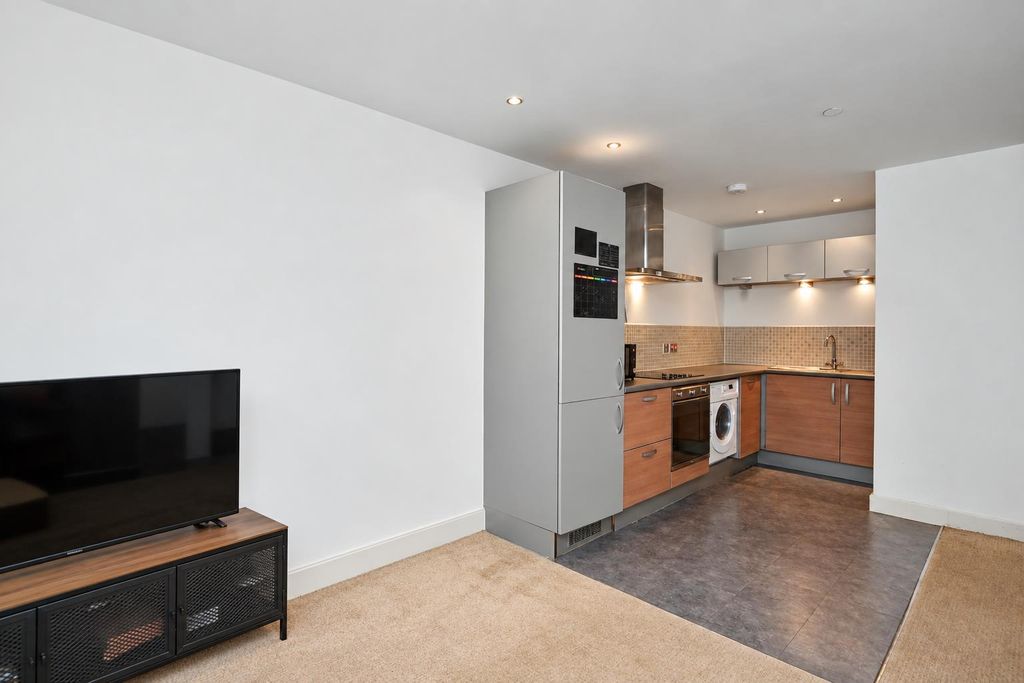 Property photo 3 of 14 1 (3).Png