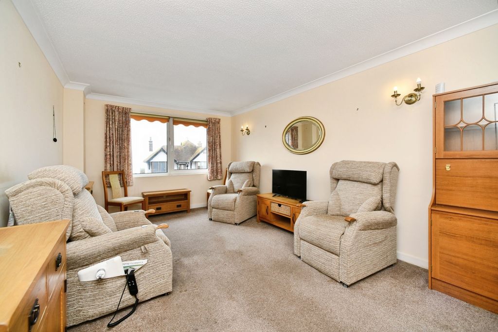 Property photo 2 of 20 Living Room