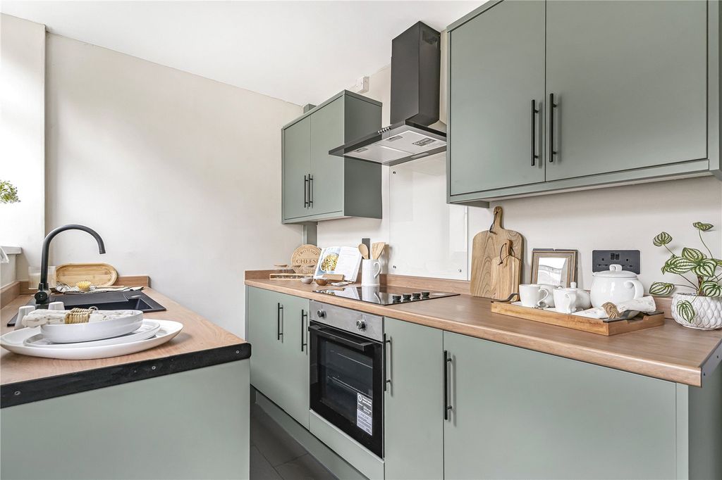 Property photo 2 of 14 Picture No. 13