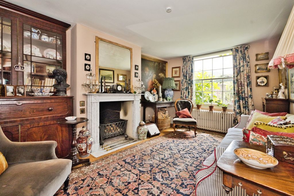 Property photo 2 of 18