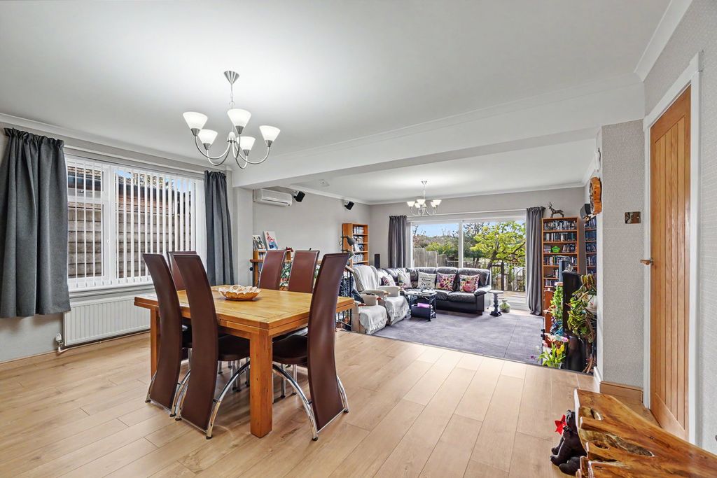 Property photo 2 of 68