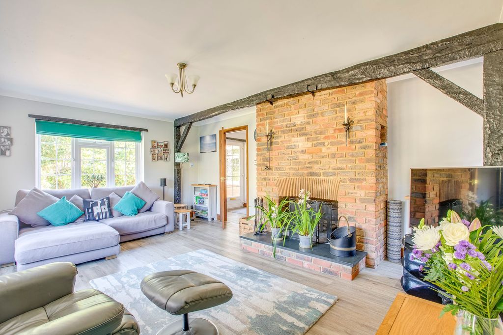 Property photo 2 of 19