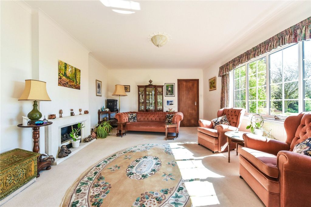 Property photo 3 of 22 Sitting Room