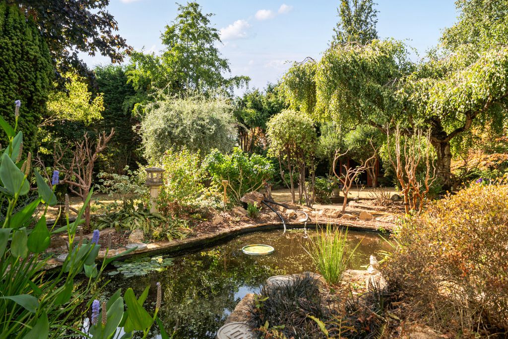 Property photo 2 of 23 Pond
