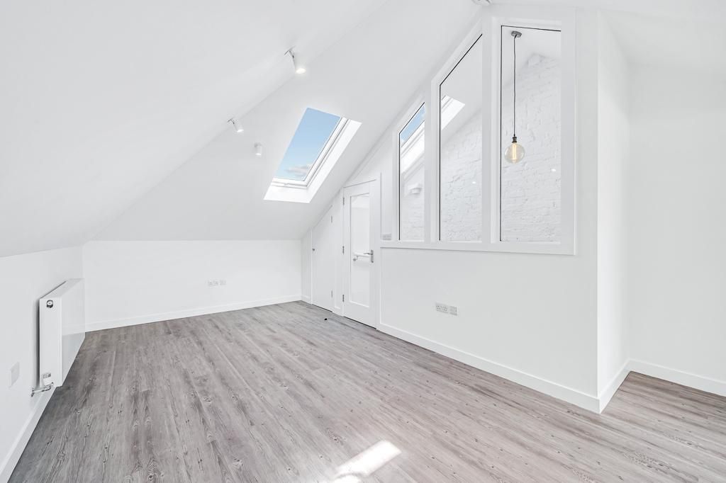 Property photo 2 of 16 Photo 2