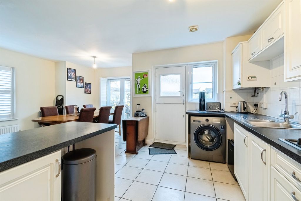 Property photo 3 of 22