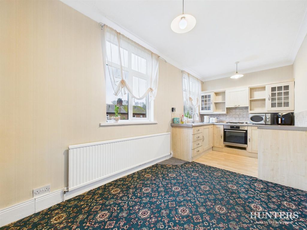 Property photo 3 of 16 Cam05287G0-Pr0154-Still004.Jpg