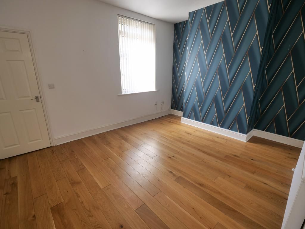 Property photo 3 of 10 Dining Room