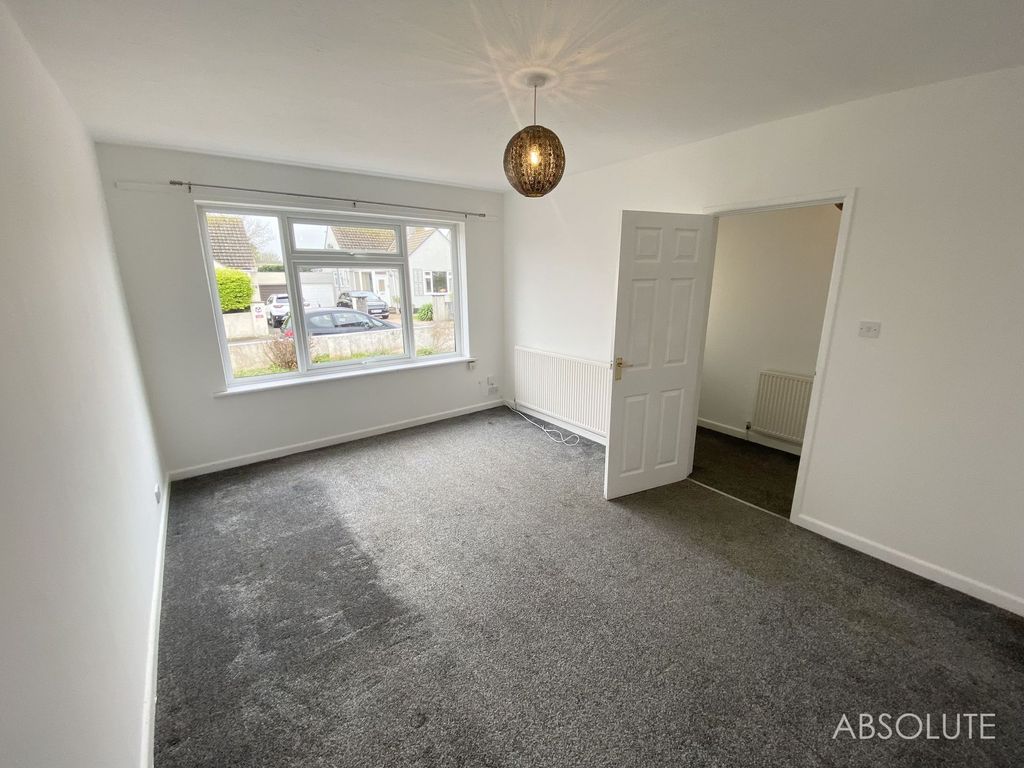 Property photo 2 of 10 Lounge