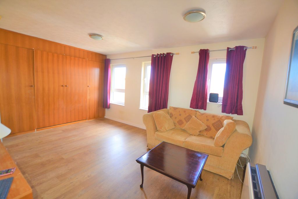 Property photo 2 of 4