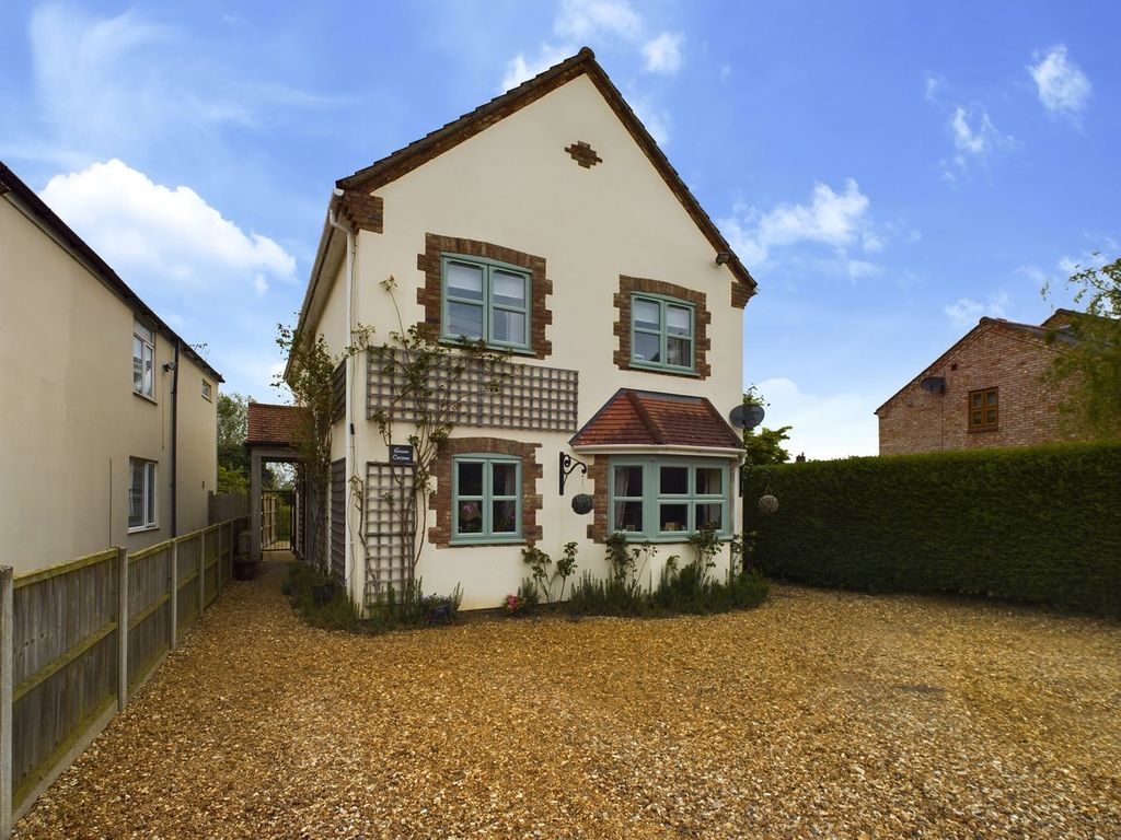 Property photo 1 of 21