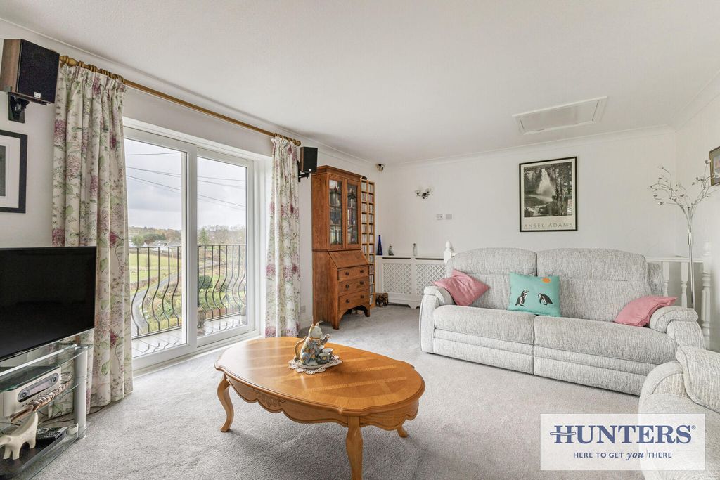 Property photo 3 of 30 Living Room