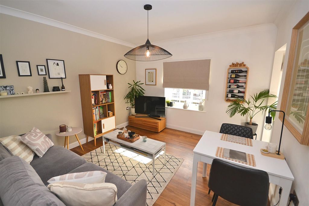 Property photo 2 of 11 49.Png