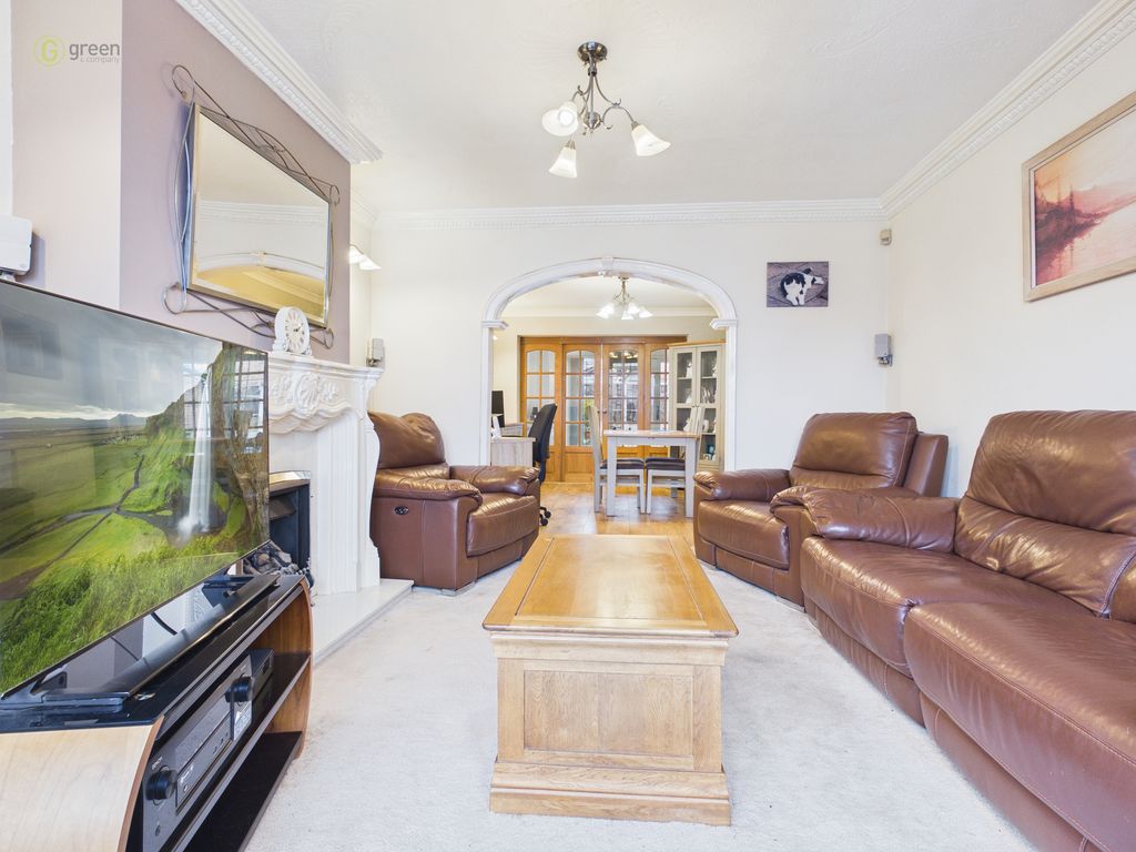 Property photo 2 of 39 Cam01332G0Pr0656Still001