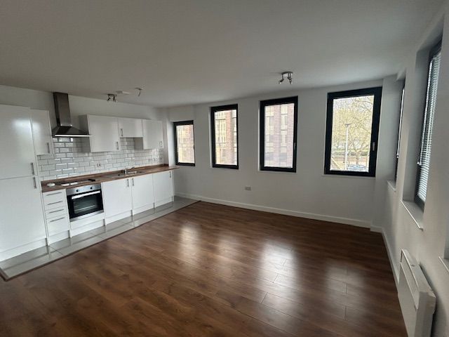 Property photo 1 of 3 Living Room