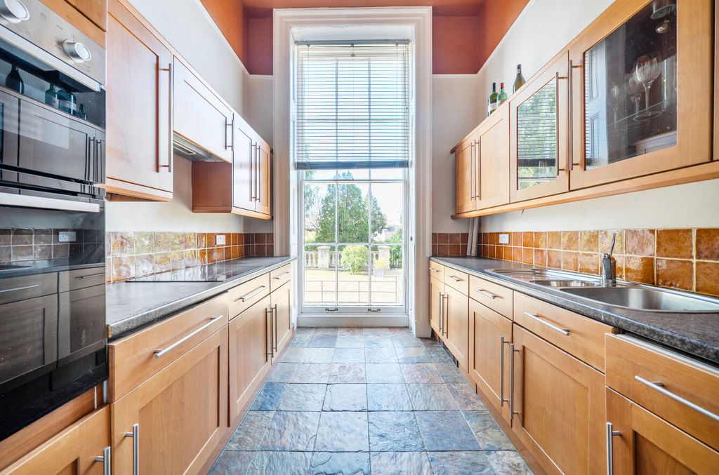 Property photo 3 of 21 Kitchen