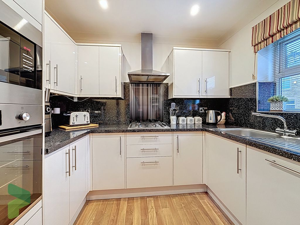 Property photo 2 of 28 Kitchen