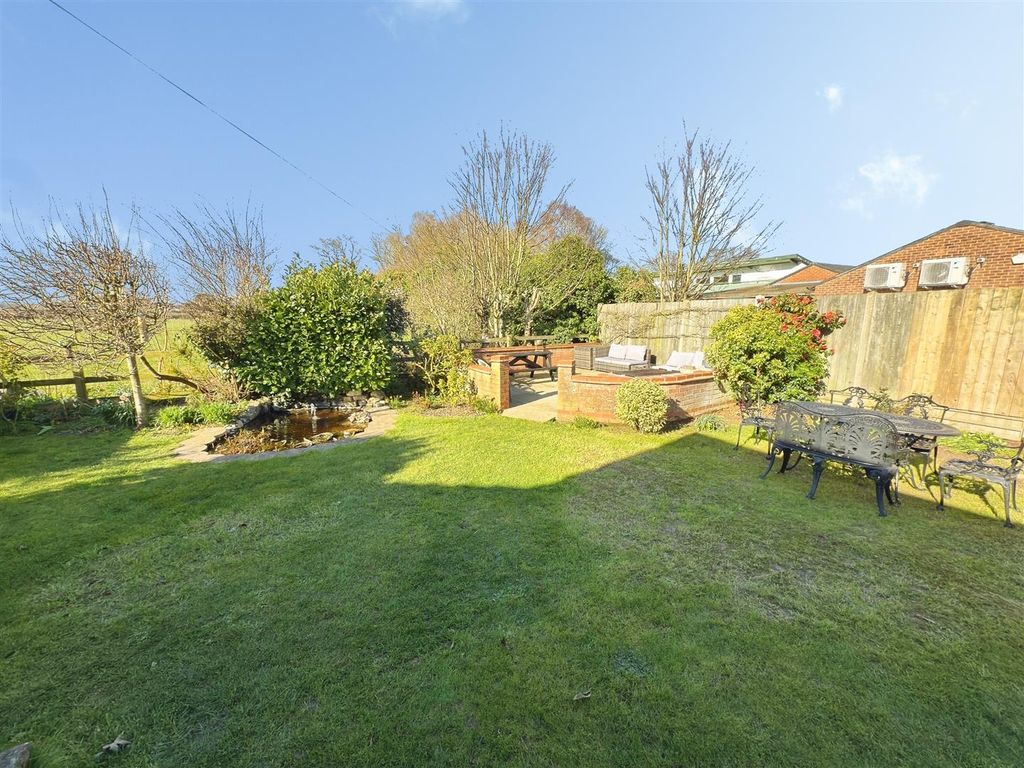 Property photo 2 of 17 Church Road  (2).Jpg