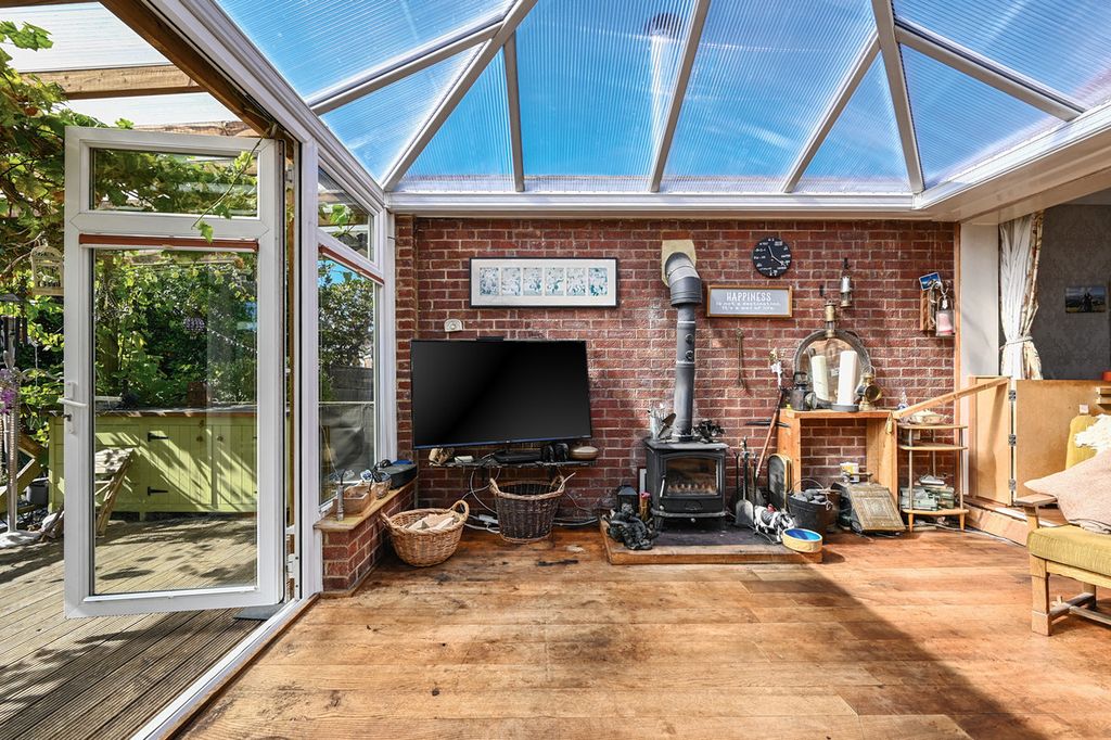 Property photo 2 of 24