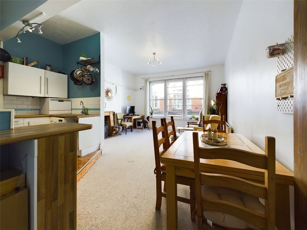 Property photo 3 of 8 Picture No. 06