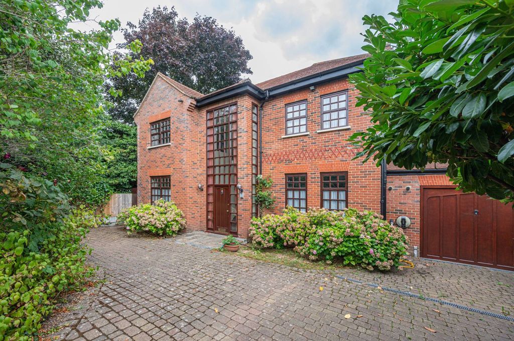 Property photo 1 of 40