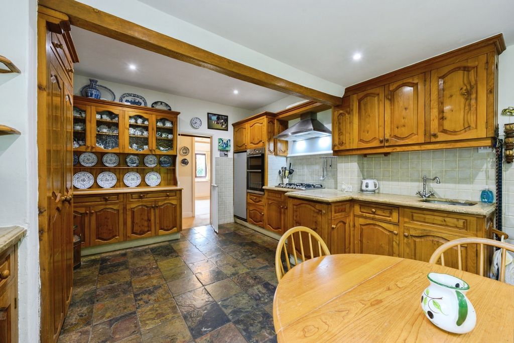Property photo 3 of 29 Pbox-Img.Jpg