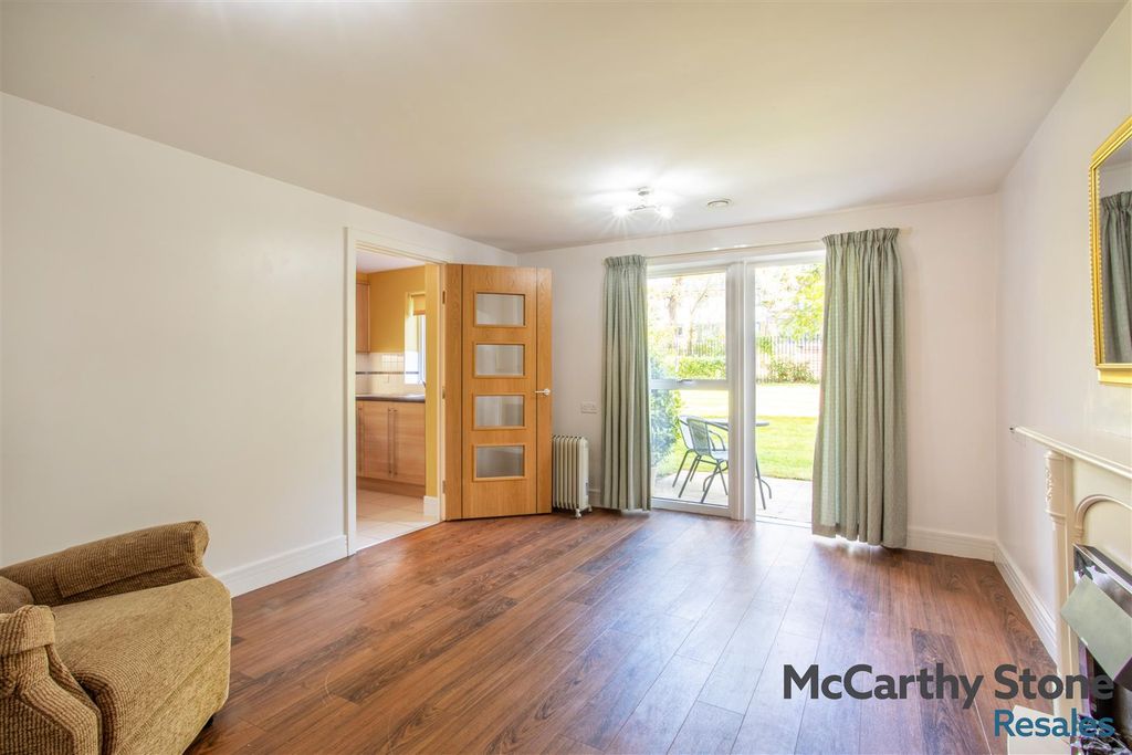 Property photo 2 of 18 8688064-Interior02.Jpg