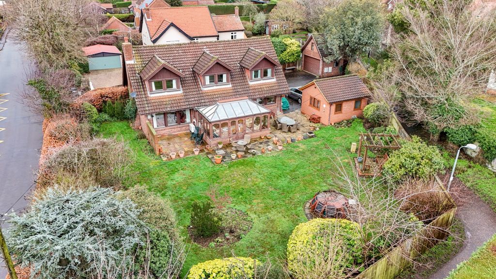 Property photo 2 of 39 4174335