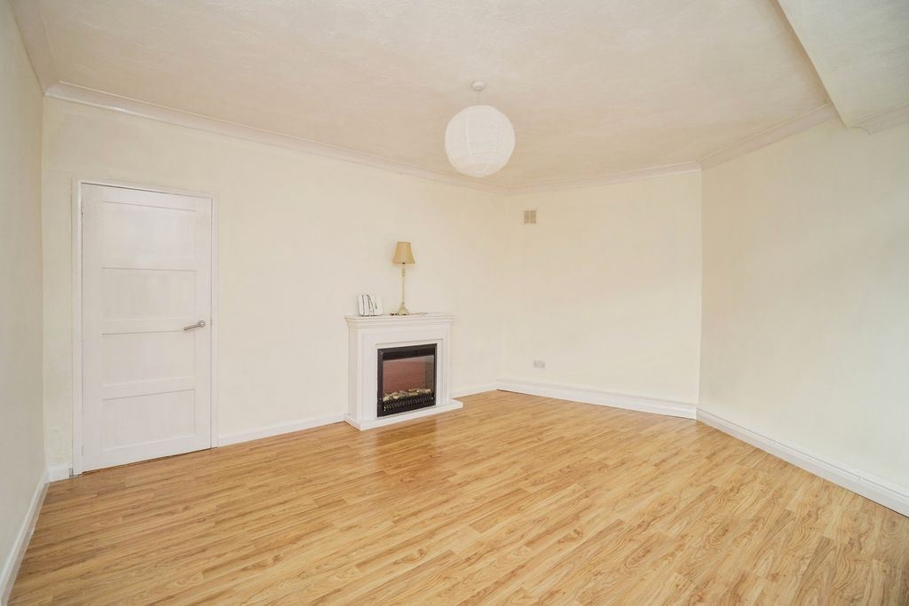 Property photo 2 of 17 Photo