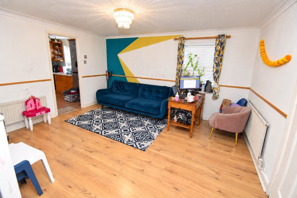 Property photo 3 of 12 Picture No. 06