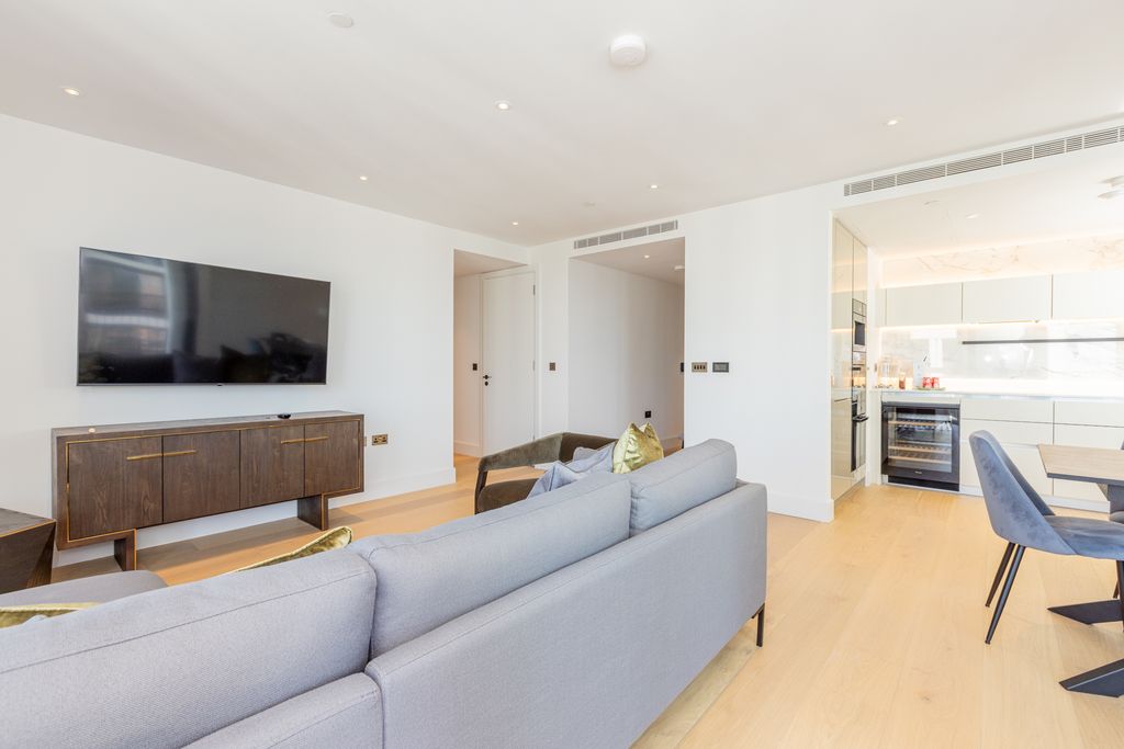 Property photo 3 of 37