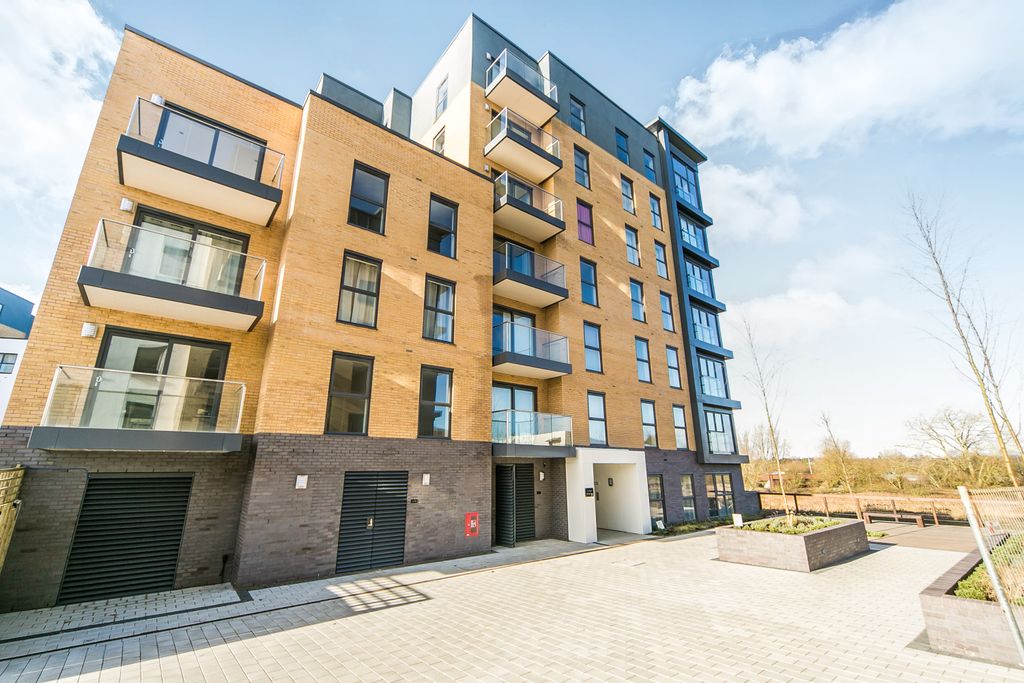 Property photo 1 of 7 897F0Cf4-27Ad-4Fe6-B