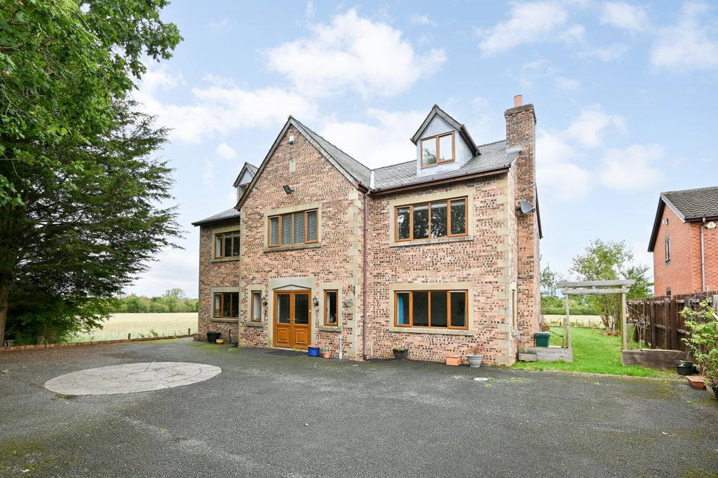 Property photo 1 of 30