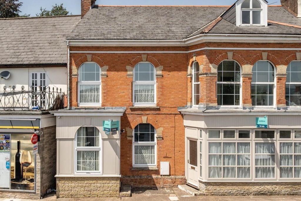 Property photo 1 of 16 Front (Exterior)