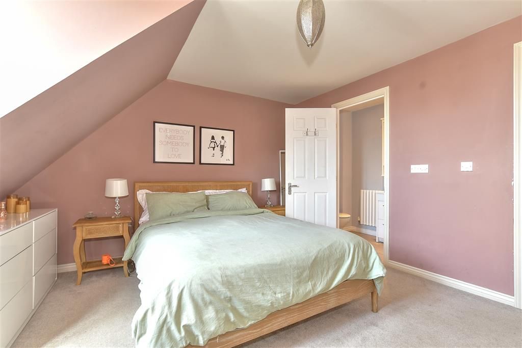 Property photo 2 of 17 Bedroom 1