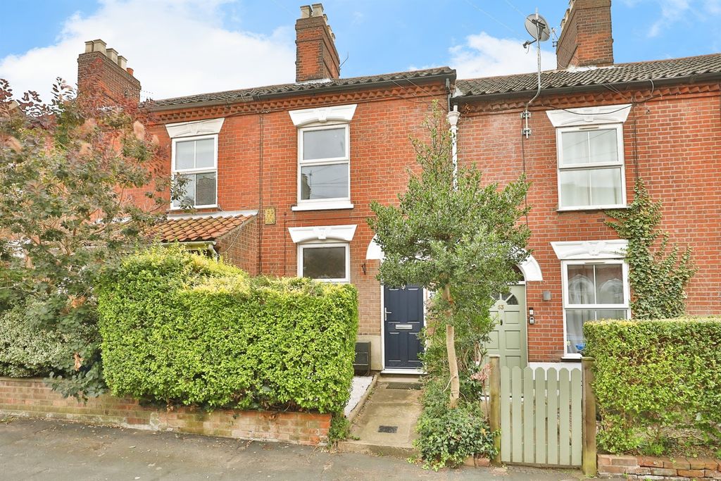 Property photo 1 of 17